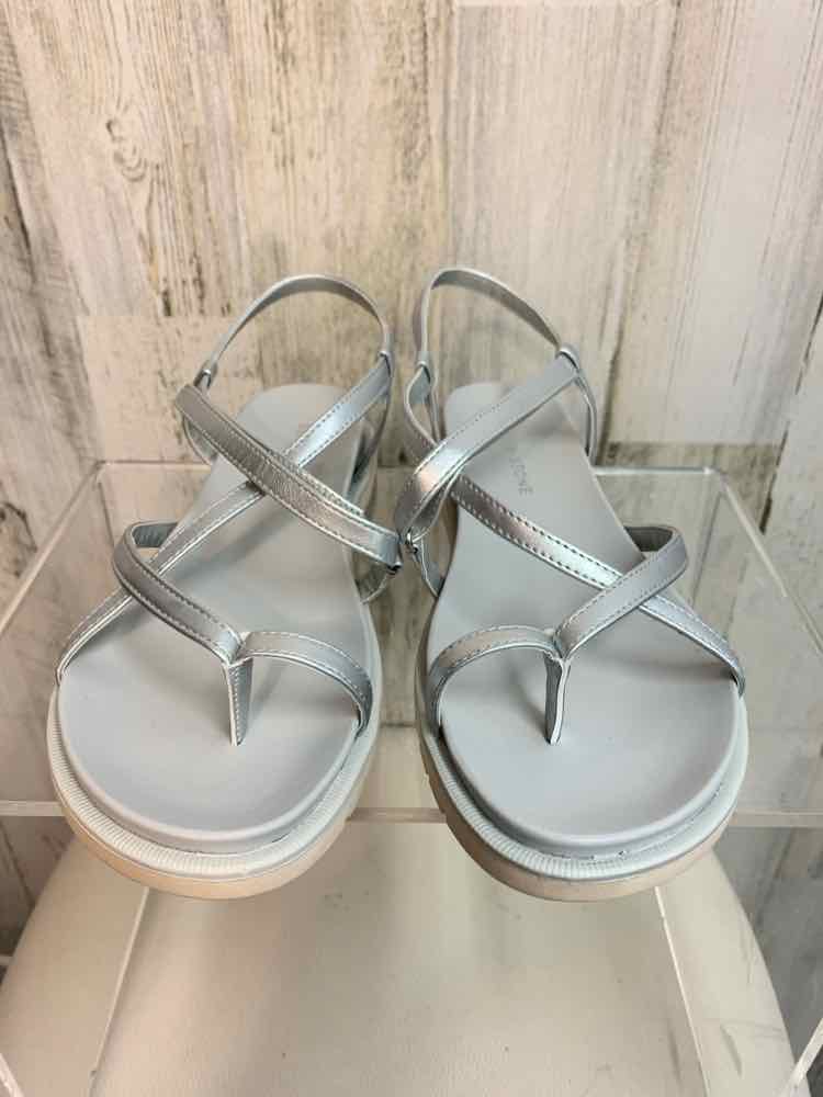 NWT SUN & STONE SHOES Shoe Size 8.5 Silver SANDAL Shoes
