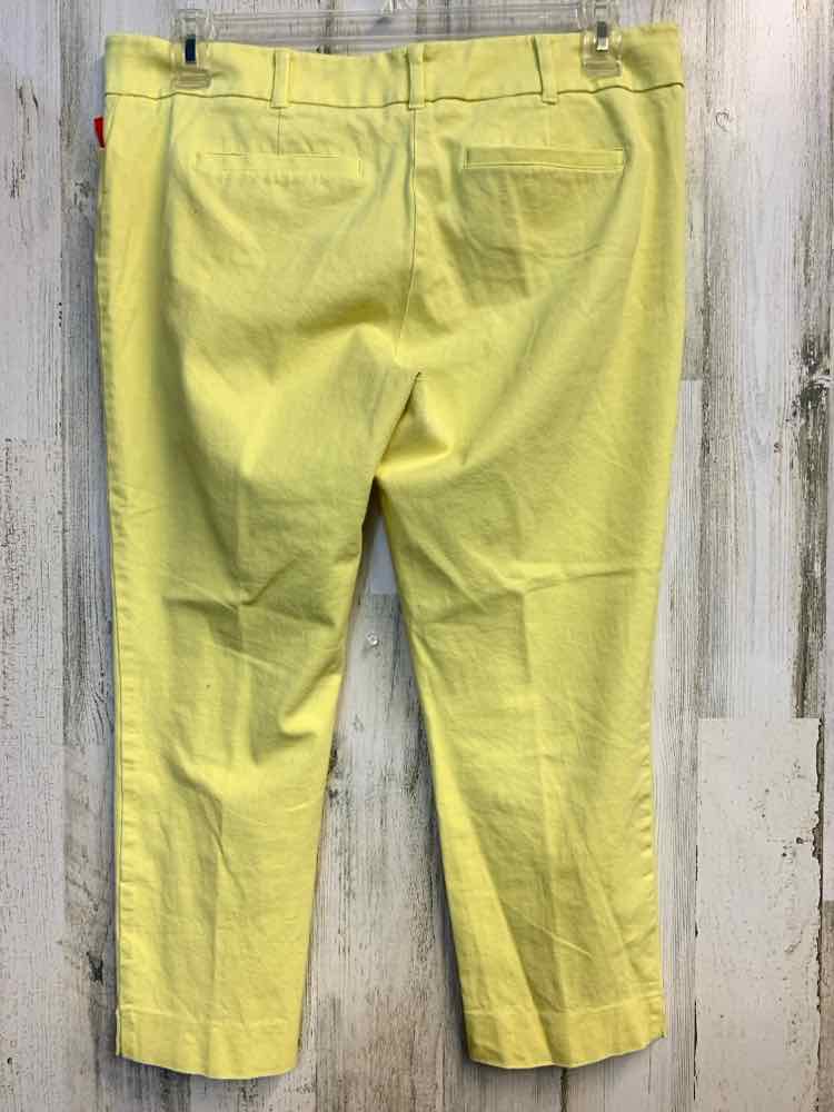 PRE-OWNED Size 14 NEW YORK & CO BOTTOMS Yellow CAPRI Pants