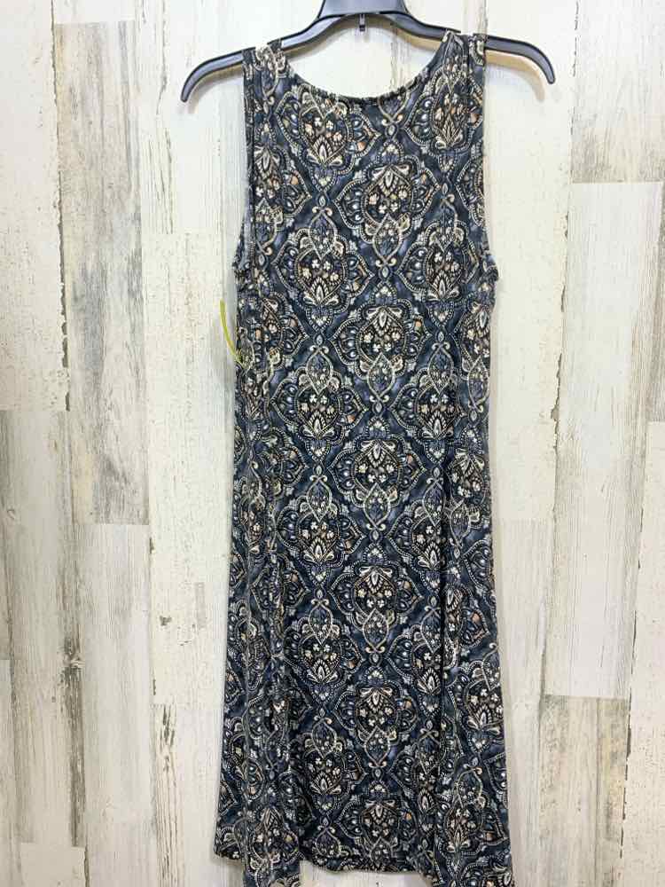 PRE-OWNED CROFT & BARROW Dresses and Skirts Size M BLK/WHT/BLU Paisley Dress