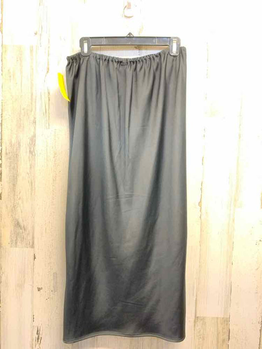 PRE-OWNED OLD NAVY M Black SATIN Solid Maxi