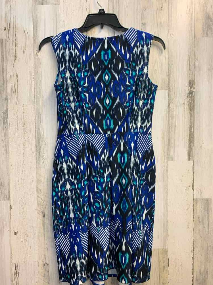 PRE-OWNED CATO Dresses and Skirts Size 8 BLU/BLK/WHT PATTERN SLEEVELESS Dress