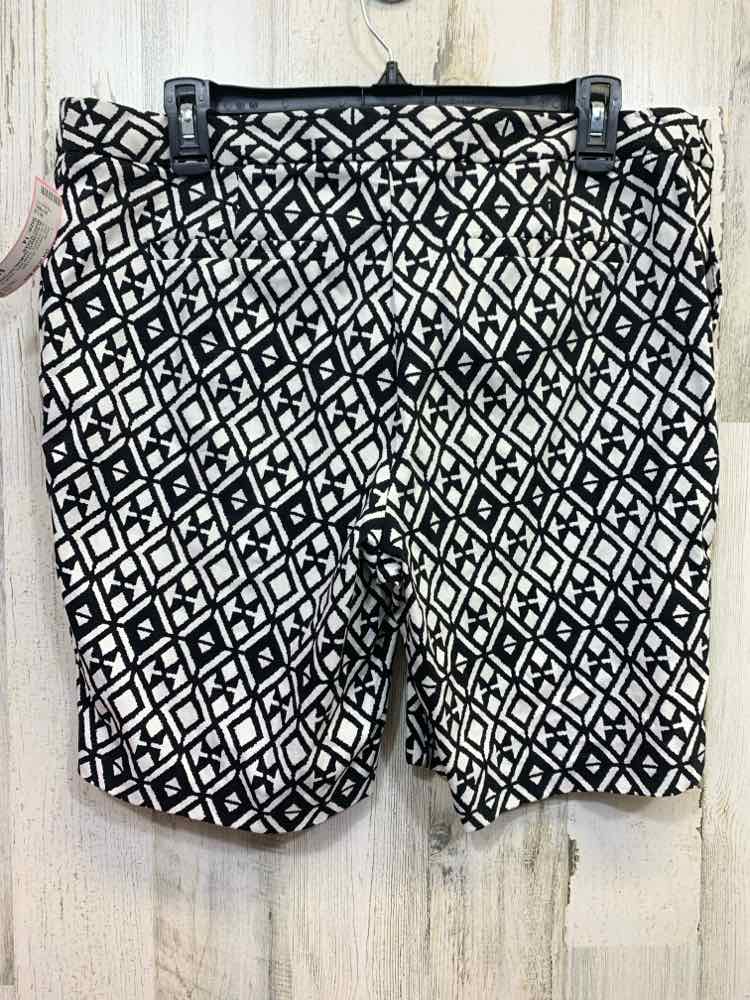 PRE-OWNED Size 14 MARIO SERRANI BOTTOMS BLACK/WHITE DIAMONDS SHORTS Shorts