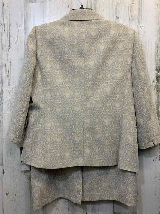 NWT EVAN PICONE Dresses and Skirts Size 12 TAN/GRAY MEDALION 2PC 2 PC Dress