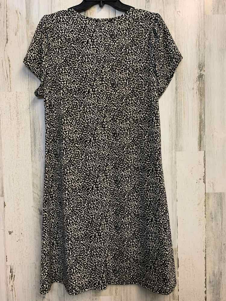 PRE-OWNED ESPRESSO Dresses and Skirts Size M TAN/BLK SPLOTCHES Dress
