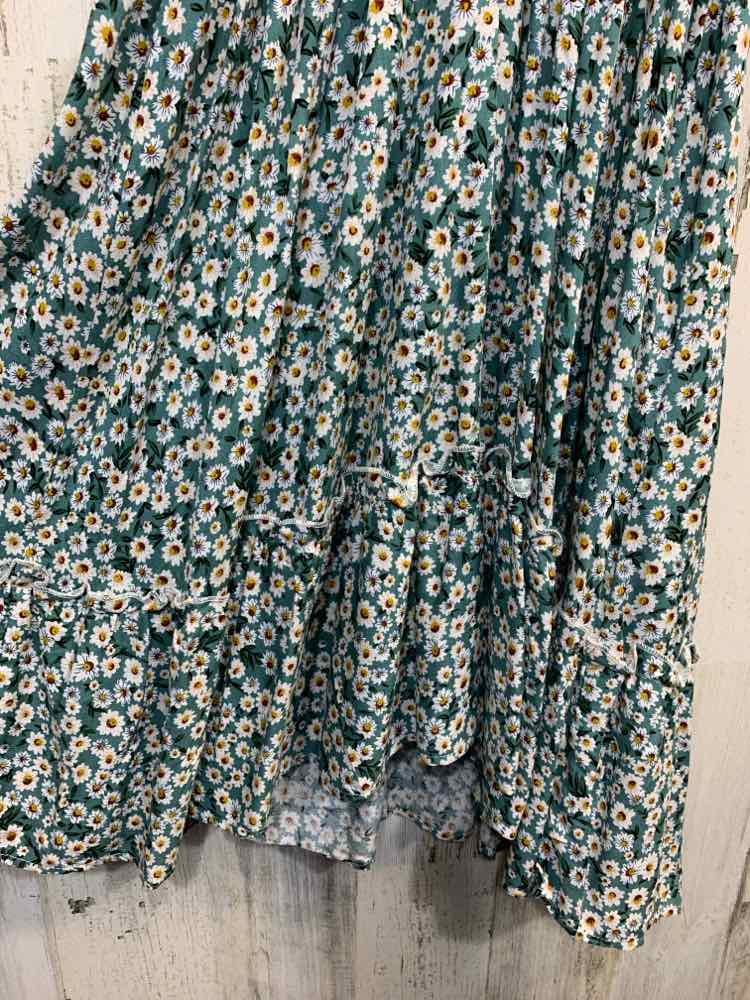 PRE-OWNED NAGGOO Dresses and Skirts Size M WHT/GRN/YEL DAISIES HALTER Dress