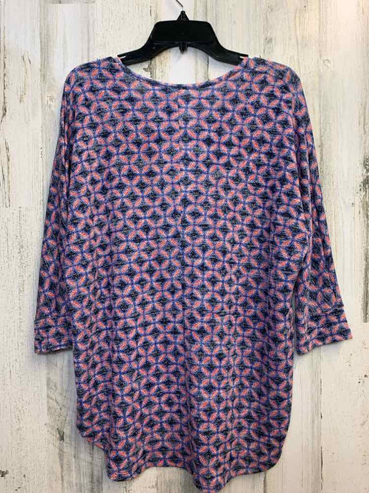 NEW DIRECTIONS Tops Size XL BLK/RED/BLU DIAMOND 3/4 LENGTH TOP