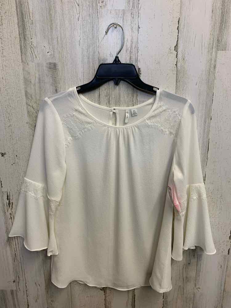 PRE-OWNED CATO Tops Size S White Solid 3/4 LENGTH TOP/3/4 LENGTH WHITE TOP. LACE