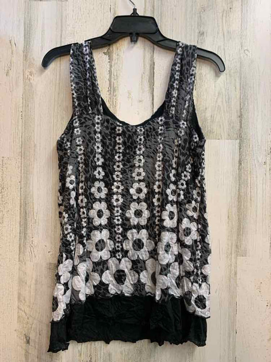 NWT CARINE Tops Size M BLK/GRAY/WHT FLOWERS SLEEVELESS TOP