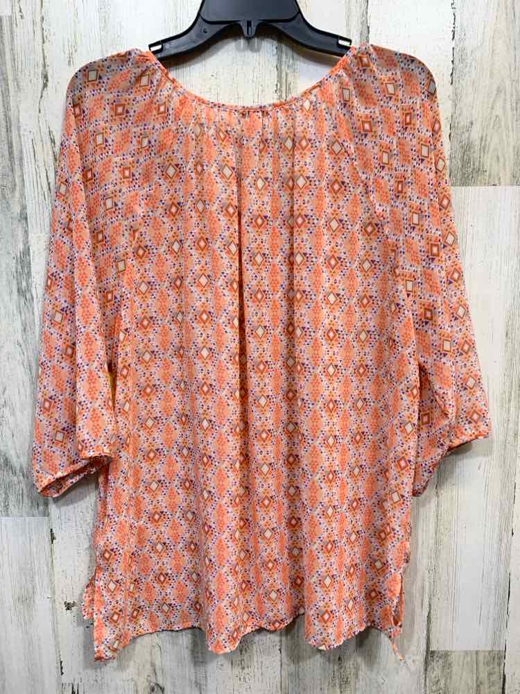 PRE-OWNED BONGO PLUS SIZES Size 2X PEACH/BLUE/TAN/WHITE TRIANGLES Blouse/TRIANGL