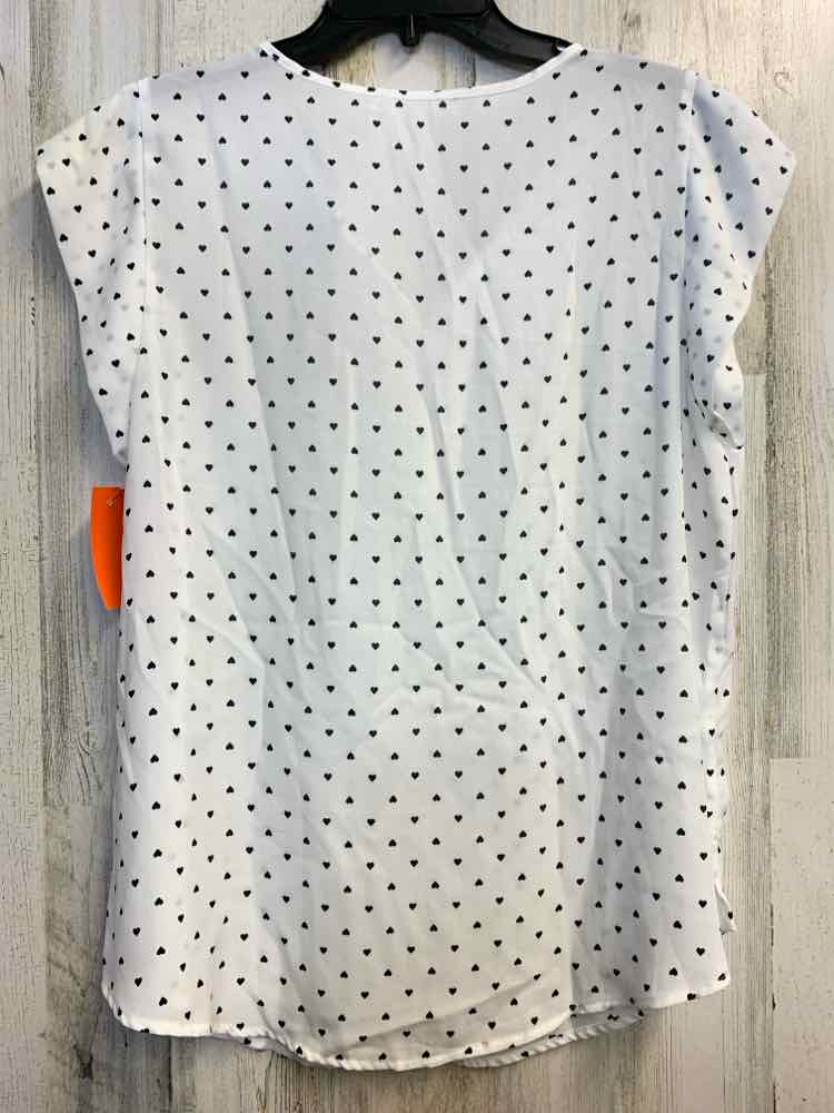 PRE-OWNED DAISY MAY Tops Size XL WHT/BLK HEARTS SHORT SLEEVES TOP