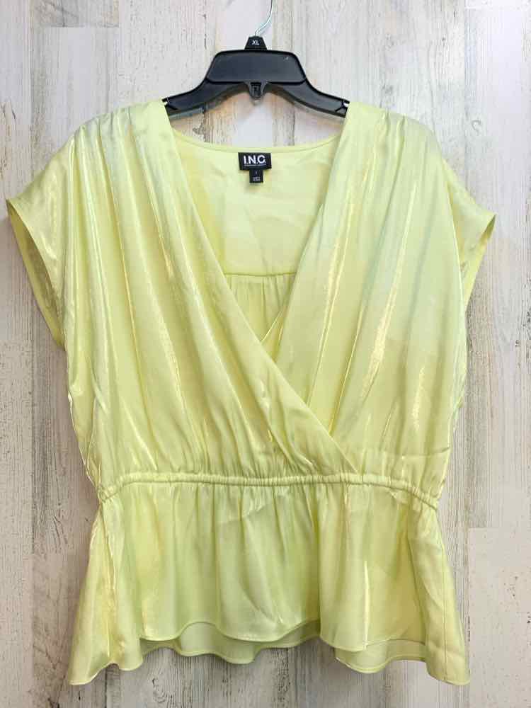 NWT INC Tops Size L PASTEL YELLOW CAP SLEEVE TOP