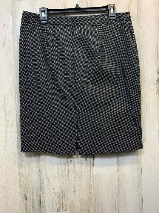 PRE-OWNED LIZ CLAIBORNE Dresses and Skirts Size 10 BLACK/WHITE Checkered Skirt/B