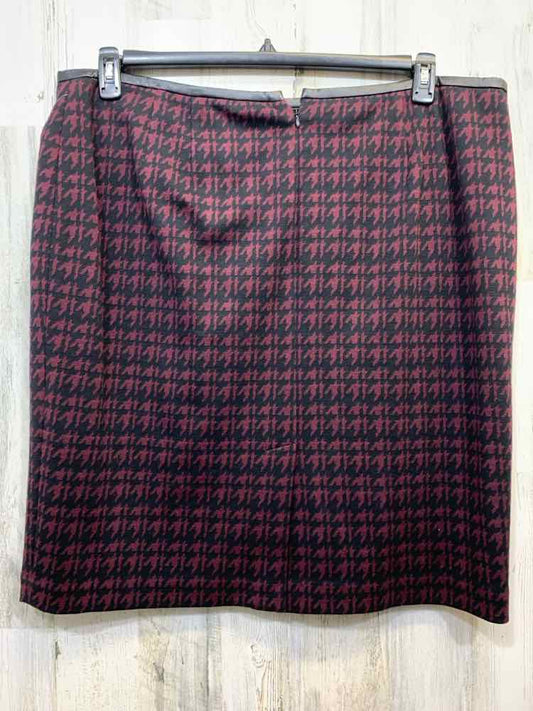 PRE-OWNED TALBOTS PLUS SIZES Size 18W BLK/WINE Houndstooth PENCIL Skirt
