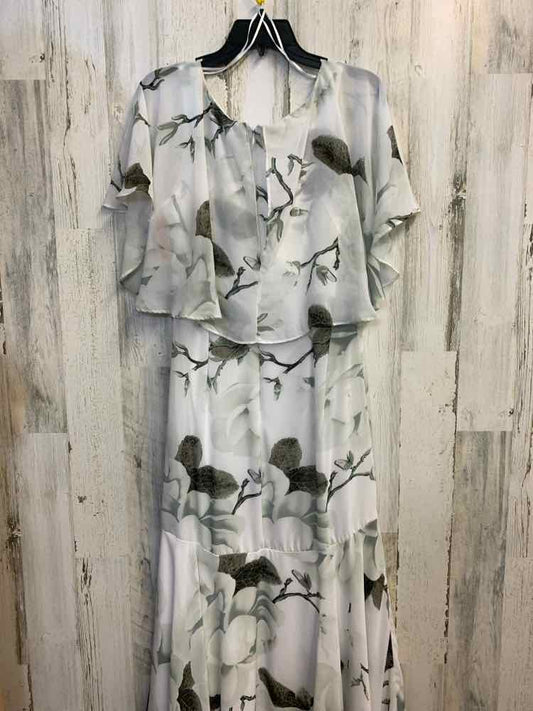 NWT R&M RICHARDS Dresses and Skirts Size 8P WHT/GRAY Floral HIGH LOW Dress