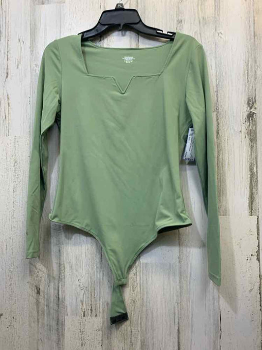PRE-OWNED Tops Size L Green LONG SLEEVE DRESS TOP