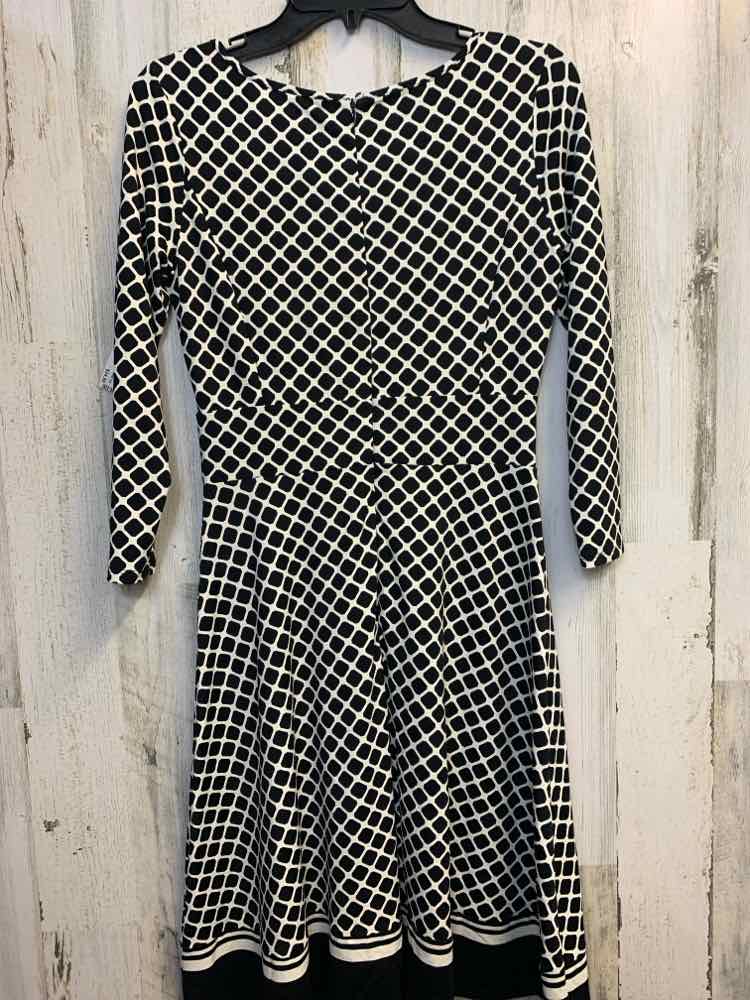 TALBOTS Dresses and Skirts Size XS BLK/WHT DIAMOND 3/4 LENGTH Dress