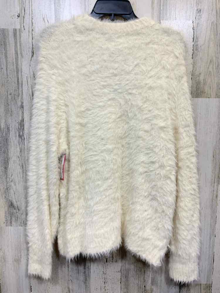 NWT FUTURE COLLECTIVE Tops Size XXL White LONGSLEEVE Sweater