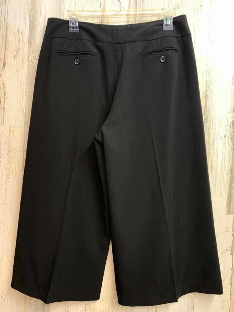 PRE-OWNED Size 10 LARRY LEVINE BOTTOMS Black CAPRI Pants/WIDE LEG