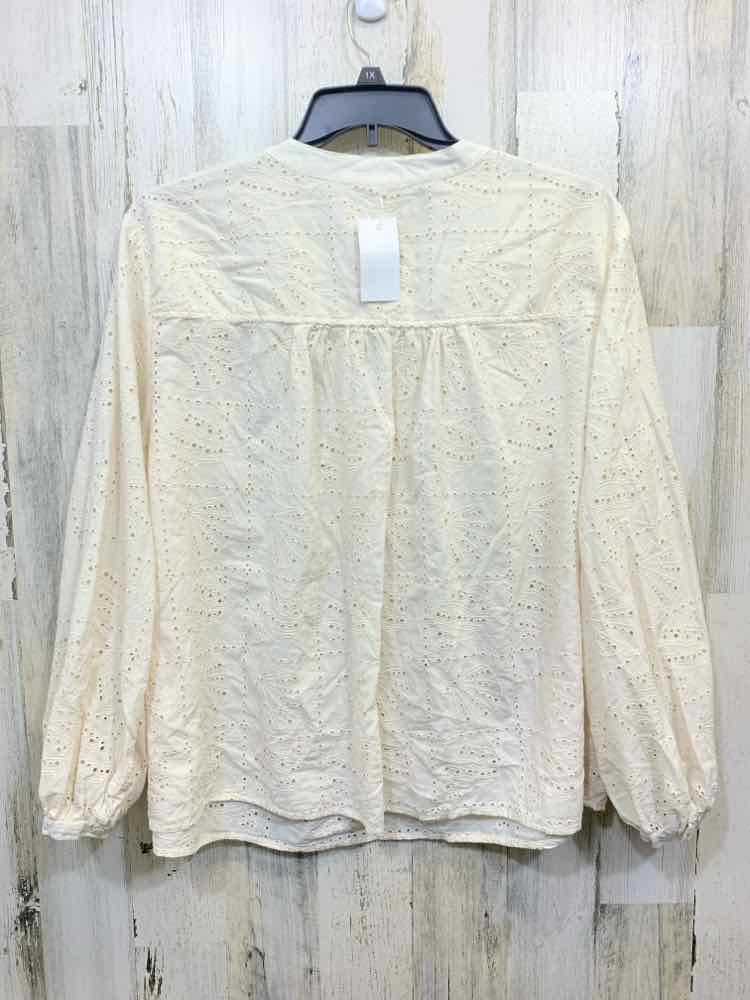 PRE-OWNED UNIVERSAL THREADS Tops Size XL WHITE FLORAL Eyelet LONG SLEEVE Blouse