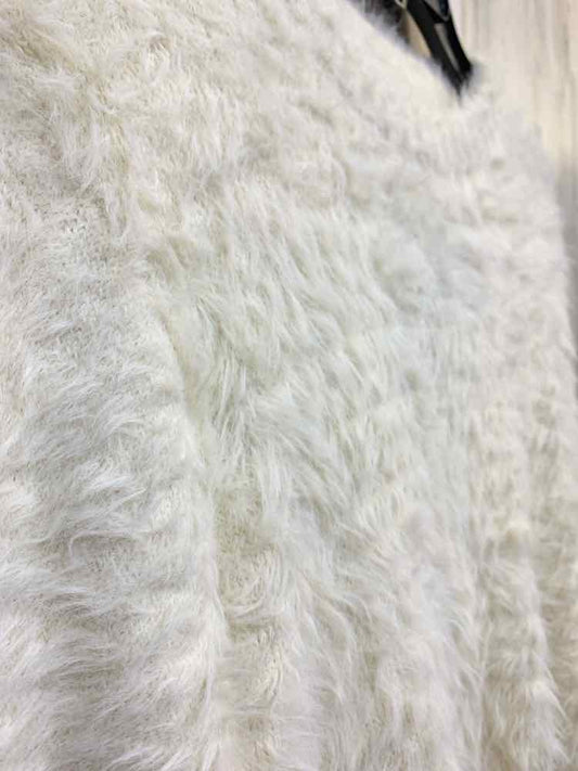 NWT FUTURE COLLECTIVE Tops Size XXL White LONGSLEEVE Sweater