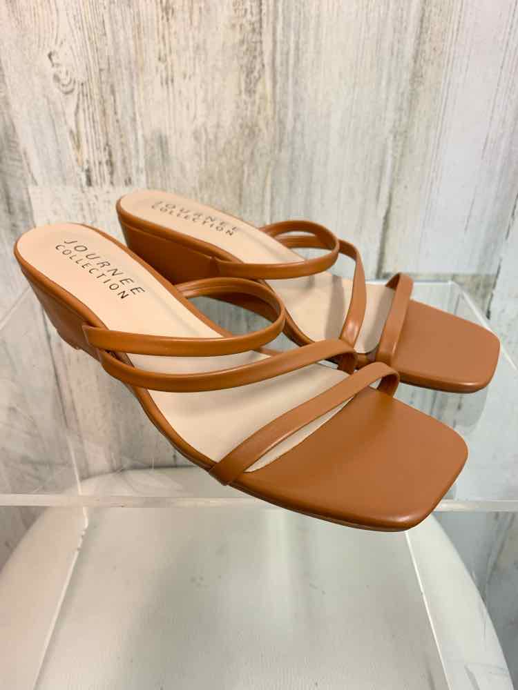 NWT JOURNEE COLLECTION SHOES Shoe Size 7 Caramel SANDAL Shoes