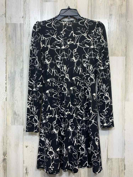 NWT NINE WEST Dresses and Skirts Size XS BLK/WHT ABSTRACT LONG SLEEVE Dress