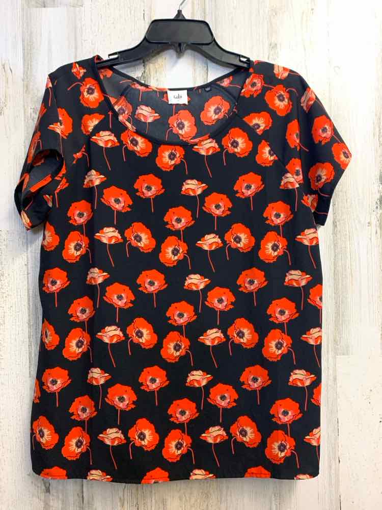 CABI Tops Size M BLK/RED POPPIES SHORT SLEEVES TOP
