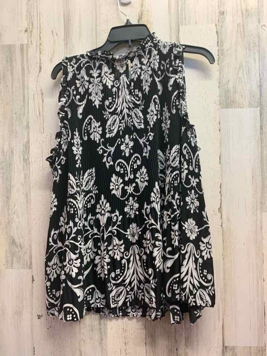 PRE-OWNED CATO PLUS SIZES Size 18/20 BLK/WHT Floral SLEEVELESS/MOCK NECK BLOUSE