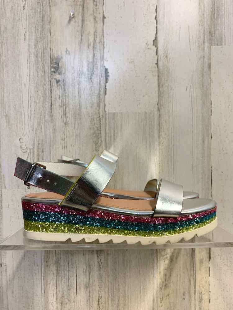 PRE-OWNED WONDER NATION SHOES Shoe Size 6 Silver Shoes