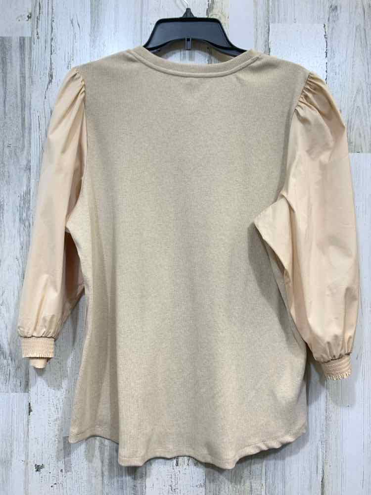 PRE-OWNED CHICOS PLATINUM Size XL BEIGE FRINGED LONG SLEEVE CHICOS SHIRT