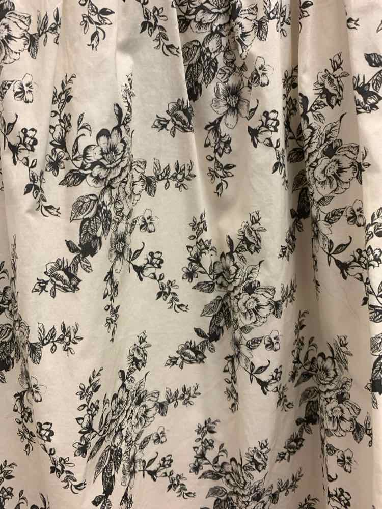 NWT GIGIO Dresses and Skirts Size M WHITE/BLACK Floral SUNDRESS Dress/WHITE/BLAC