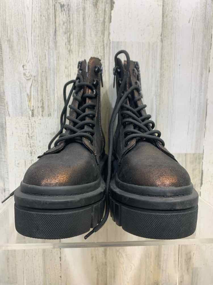 NWT GUESS SHOES Shoe Size 8 COMBAT BOOT Boots/SPARKLE BRONZE COMBAT BOOT