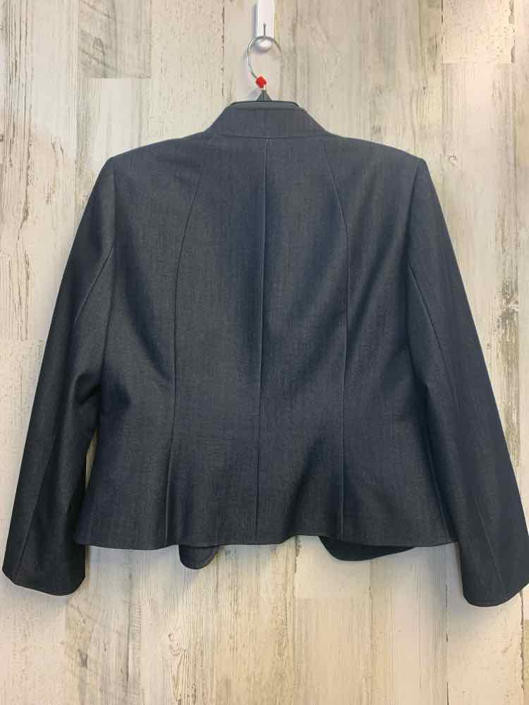 PRE-OWNED TAHARI Dresses and Skirts Size 8P Denim Solid JACKET/SKIRT SUIT TOP
