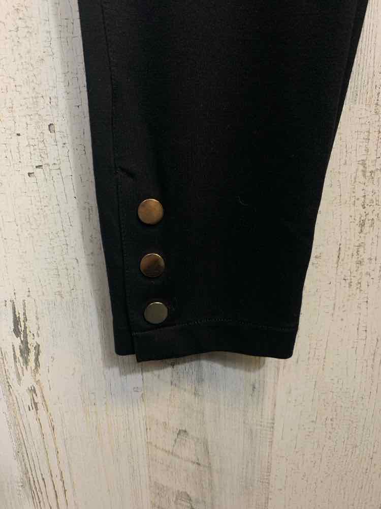 PRE-OWNED Size 2 CHICOS BOTTOMS Black Solid PANTS Pants/CASUAL BLACK STRETCHY WA