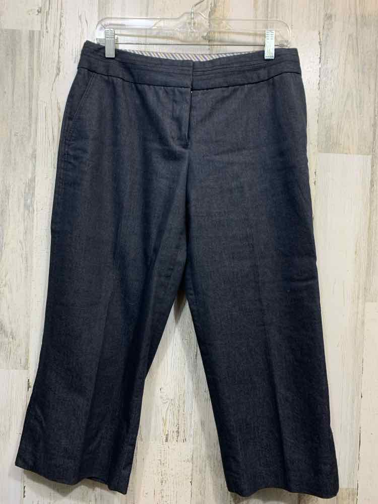 PRE-OWNED Size 8 DELIA COLLECTION BOTTOMS BLU/GRAY FLAT FRONT CAPRI
