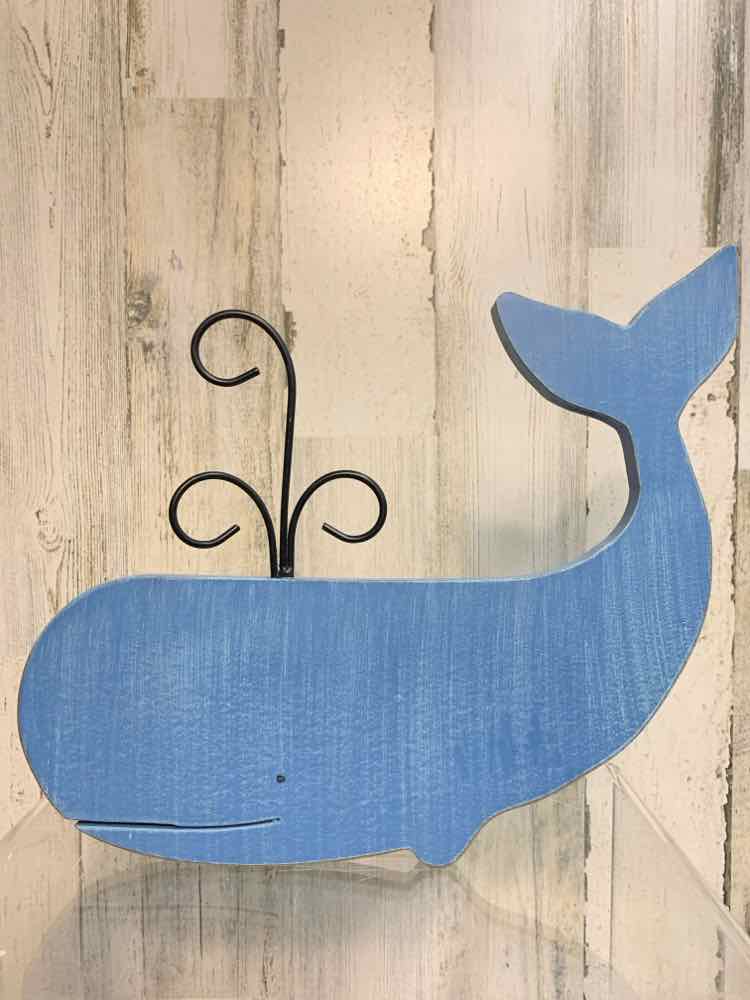 HOME DECOR/WODDEN WHALE