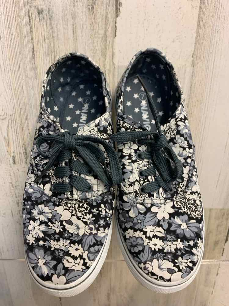 PRE-OWNED NAVIG8 SHOES Shoe Size 7 GRAY/WHT/BLK Floral Shoes