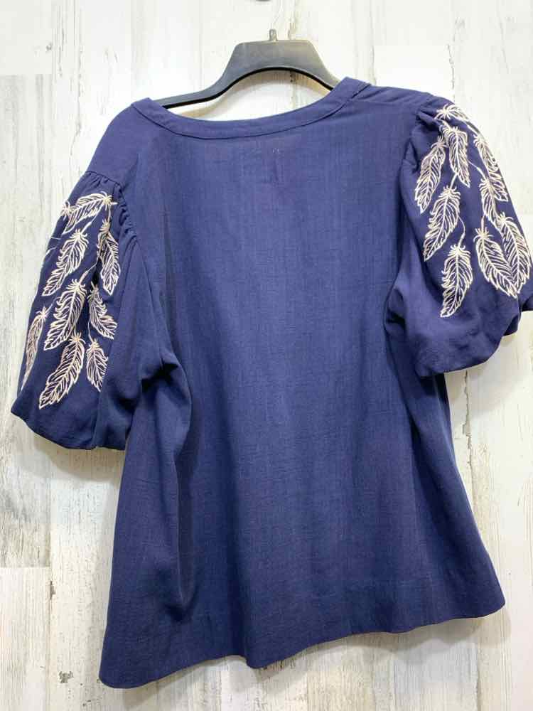 NWT UMGEE Tops Size L NAVY/WHITE PUFF SLEEVES Blouse