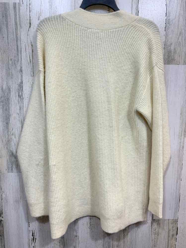 NWT ON 34TH Size M Tops Cream RIB KNIT LONG SLEEVE/V NECK BUTTON UP CARDIGAN