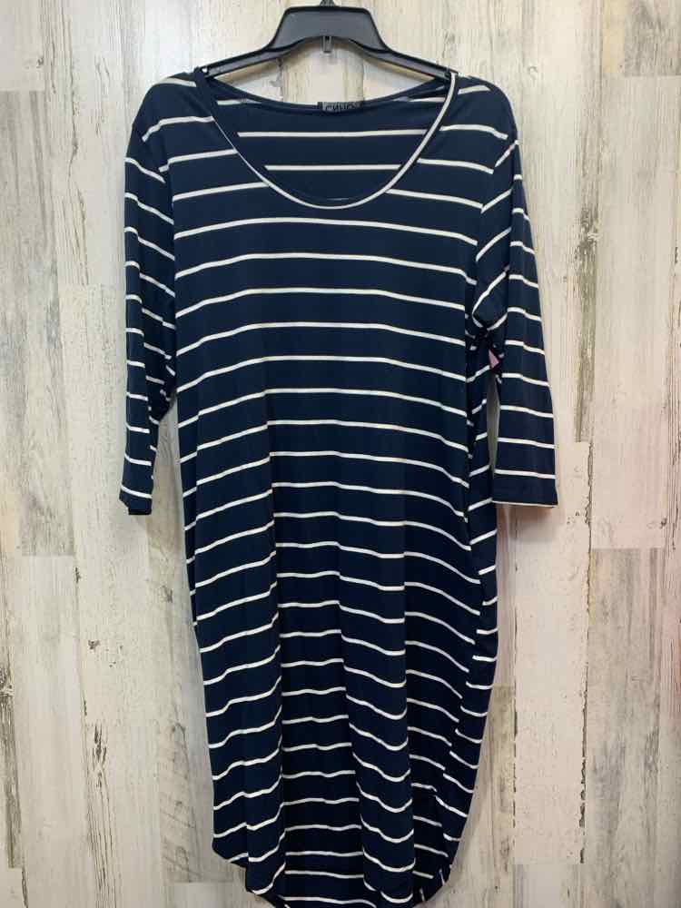 PRE-OWNED CNFIO PLUS SIZES Size 2X NVY/WHT Stripe 3/4 SLEEVE Dress