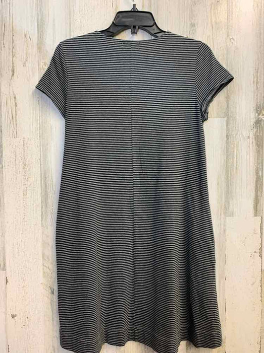 GAP Dresses and Skirts Size S GRAY/BLK Stripe SHORT SLEEVES Dress