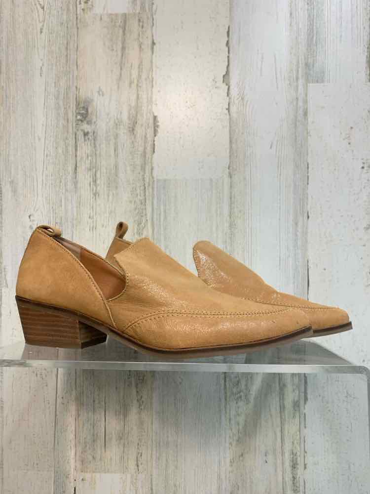 LUCKY SHOES Shoe Size 8 Caramel LOAFER Shoes