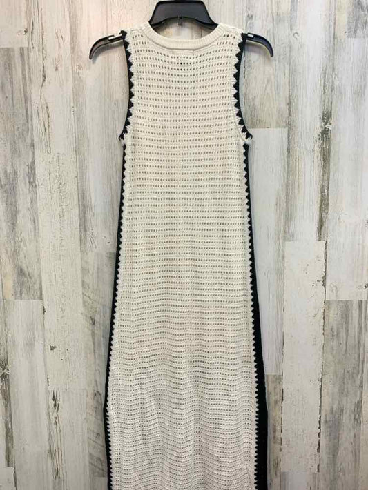 NWT UNIVERSAL THREADS Dresses and Skirts Size S CREAM/BLACK CROCHET Dress/CREAM
