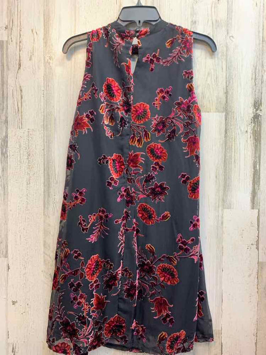LUXOLOGY Dresses and Skirts Size 8 BLK/WINE/PINK Velour Floral SLEEVELESS Dress