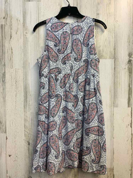PRE-OWNED OLD NAVY Dresses and Skirts Size M WHT/BLU Paisley SLEEVELESS Dress