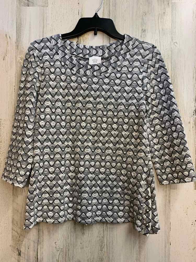 PAPILLONBLANC Tops Size M GRAY/WHT/BLK CHEVRON 3/4 LENGTH TOP