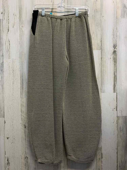 PRE-OWNED Size XS MI JONG LEE BOTTOMS BEIGE/BLACK CROCHET PANTS Pants/CROCHET BE