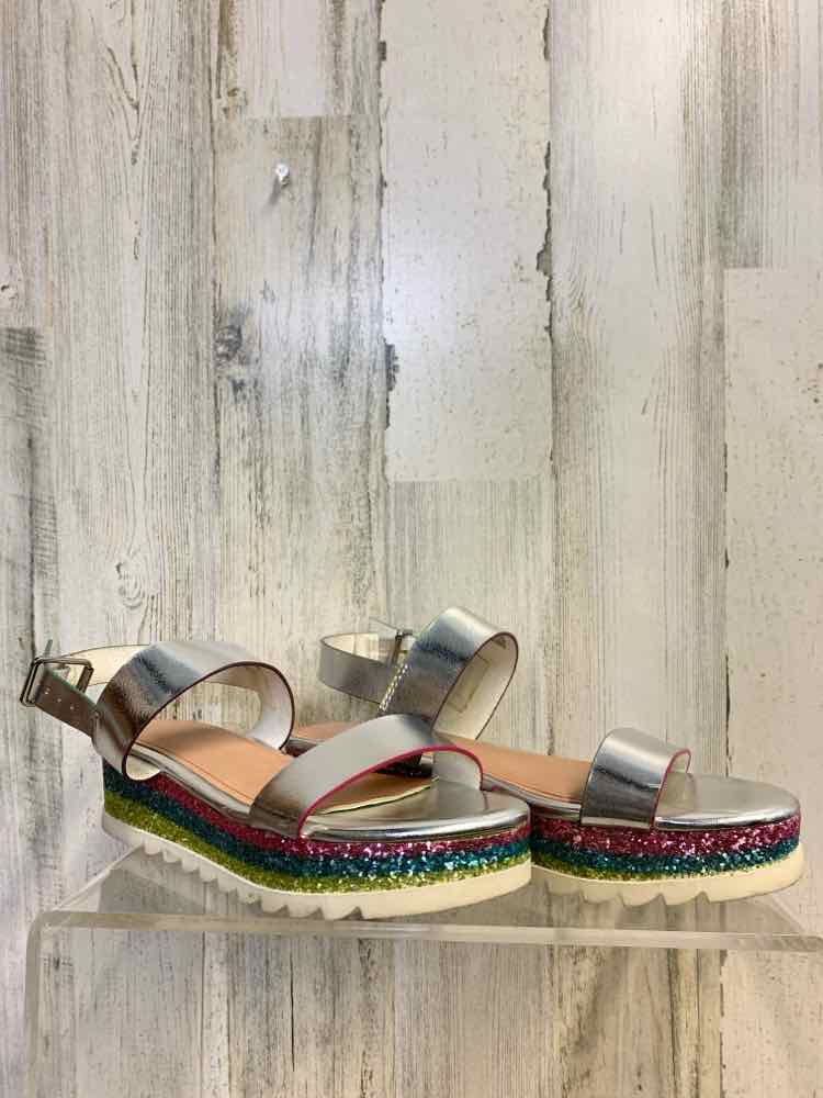 PRE-OWNED WONDER NATION SHOES Shoe Size 6 Silver Shoes