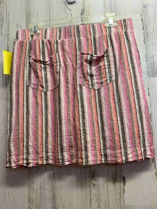 PRE-OWNED Size 8 INTRO LOVE THE FIT BOTTOMS PINK/RED/WHITE/BLACK SHORTS Shorts/V