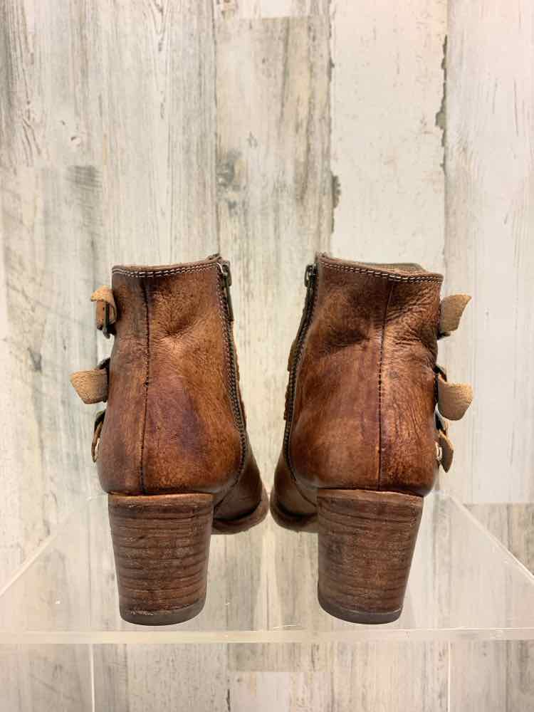 PRE-OWNED TAN Size 6.5 Shoes/BED-STU LEATHER ANKLE BOOTIES. THICK HEEL. ZIPS INS